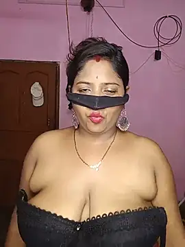 V-Queen-Sohana stripchat live cam model