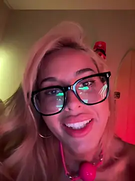 olivializ stripchat live cam model