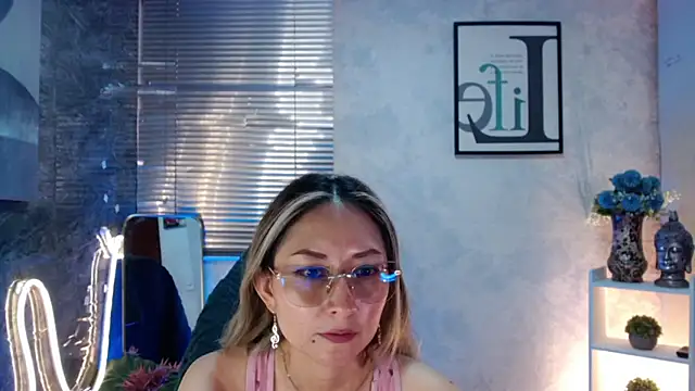 Giadda_ stripchat live cam model