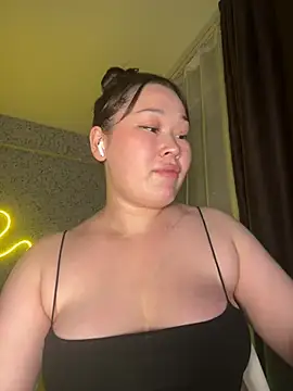 MinamiOnizuka stripchat live cam model