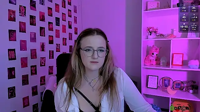 luna_berryy stripchat live cam model