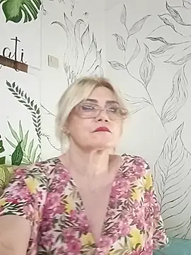 Catty_Lady stripchat live cam model