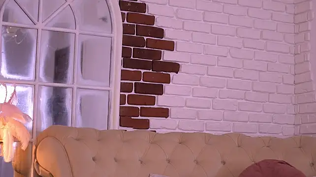 NyssaSky stripchat live cam model