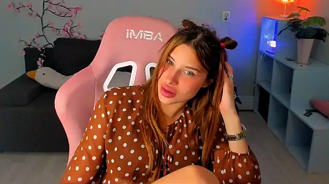 SonyaMalish stripchat live cam model