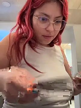 LilMoon_ stripchat live cam model