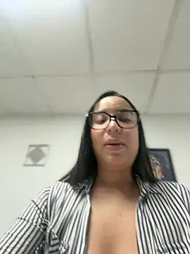 Evaa-Luna stripchat live cam model