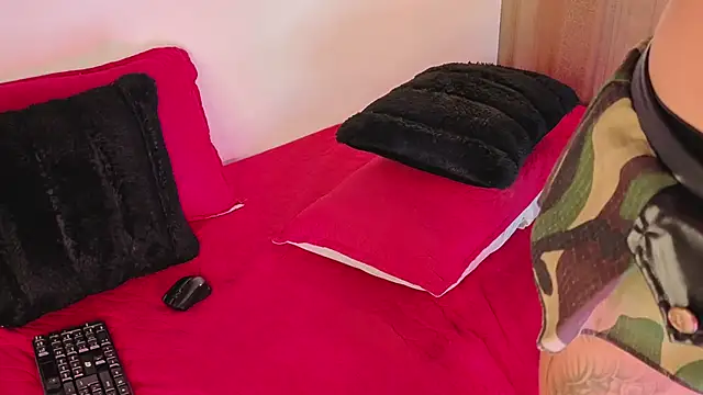 MishaKinki stripchat live cam model