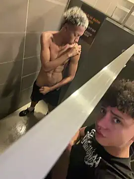 yoursexyjose stripchat live cam model