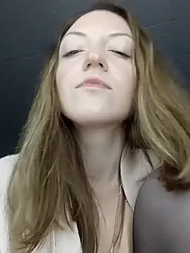 KattyLuuu stripchat live cam model