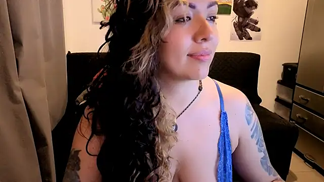 joan-star stripchat live cam model