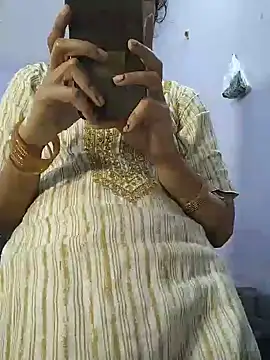 indiandesilive stripchat live cam model