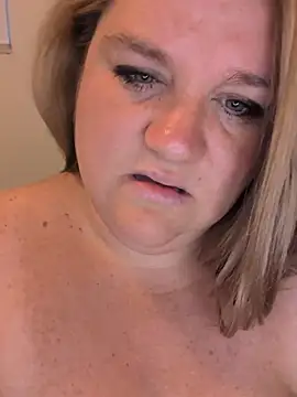 Jonesinjil stripchat live cam model