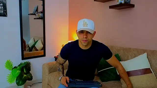 Bastiandelux stripchat live cam model