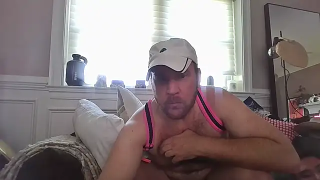BeefyNcloudy stripchat live cam model
