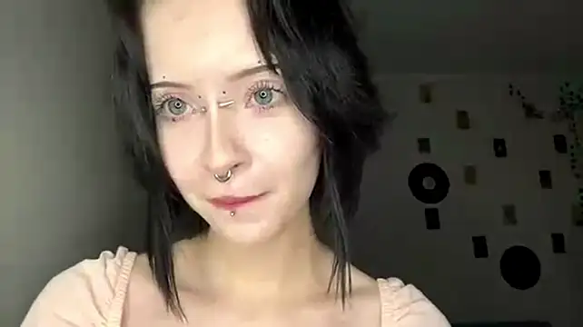 Alicefralies stripchat live cam model