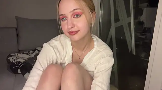 SexyLuxymur stripchat live cam model