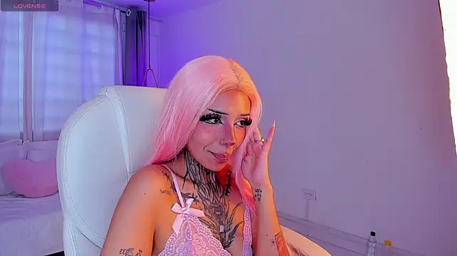 KoraRousee stripchat live cam model