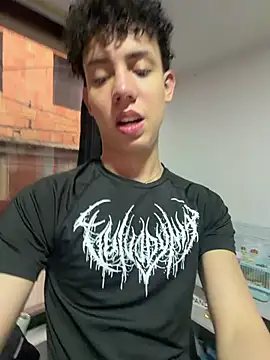 yoursexyjose stripchat live cam model