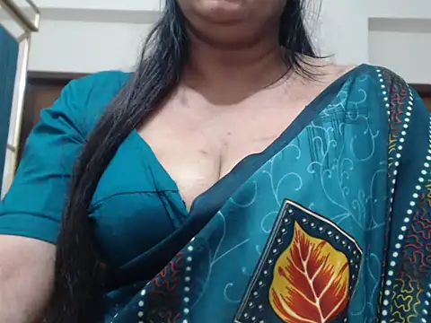 Maisa-130 stripchat live cam model