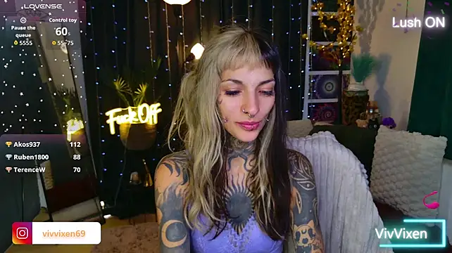 VivVixen stripchat live cam model
