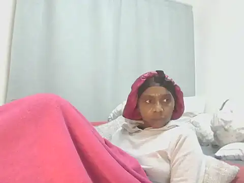 Sexxybella27 stripchat live cam model