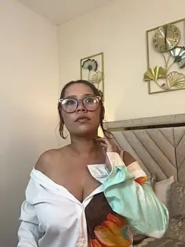 SophiaQueens stripchat live cam model