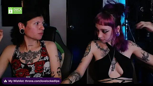 lovelockedlips stripchat live cam model