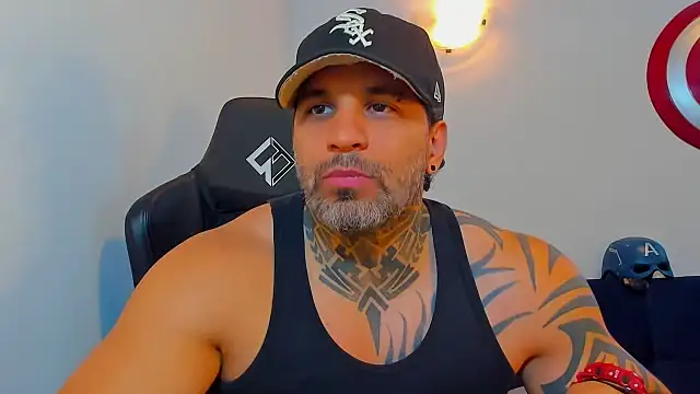 JoshRigby stripchat live cam model