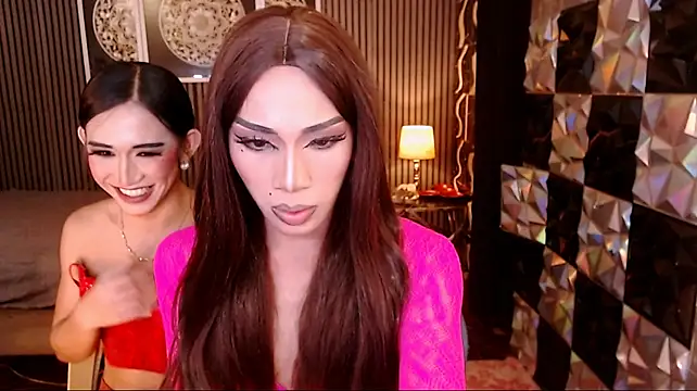 PrettyHorseCockTrans stripchat live cam model