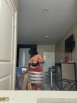 ShortcakeMochaa stripchat live cam model