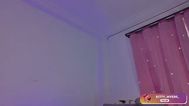 kittymyers stripchat live cam model
