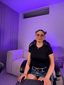 Emmazane_ stripchat live cam model