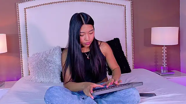 hanaluna_ stripchat live cam model