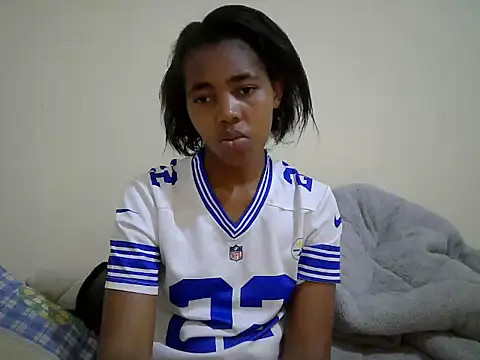 MidnightNala stripchat live cam model