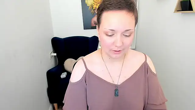 GoldenHazee stripchat live cam model
