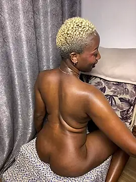 ZolaAmaya stripchat live cam model