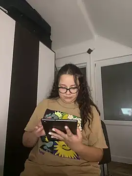 BellaVibesweet stripchat live cam model