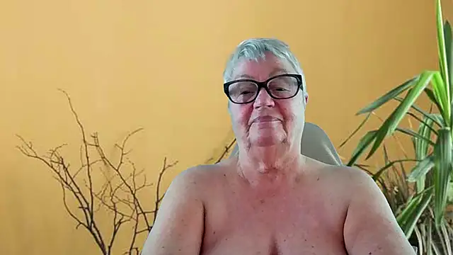 Mystery-Grandmother stripchat live cam model