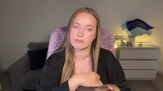 EvaMaddison stripchat live cam model