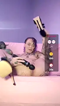 MommyMisfit stripchat live cam model