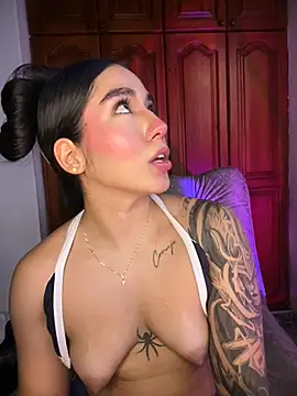 KaditaNavarro stripchat live cam model