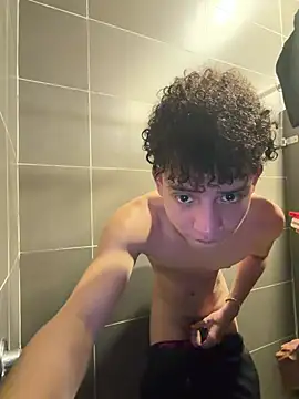 yoursexyjose stripchat live cam model