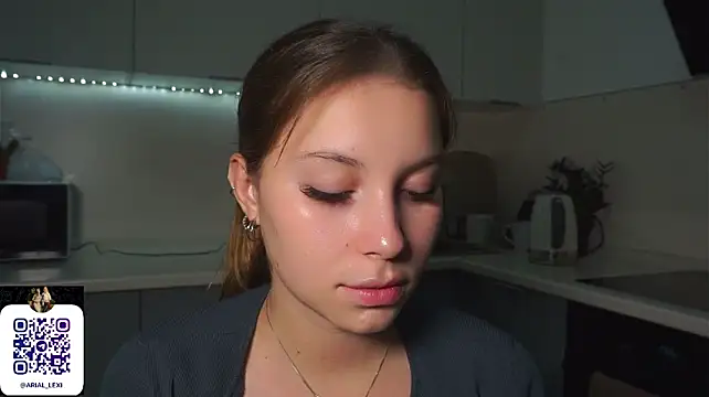 Sairallyn stripchat live cam model