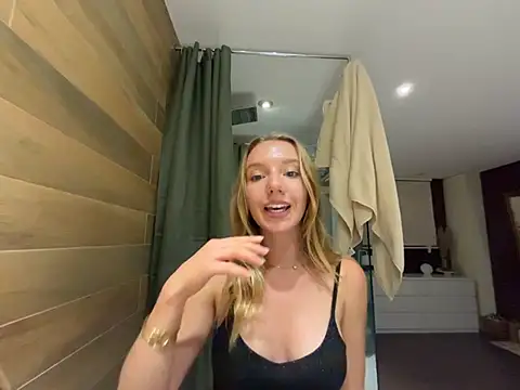 claraaa-rvx stripchat live cam model