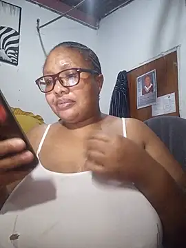 YELLOW_BONE stripchat live cam model
