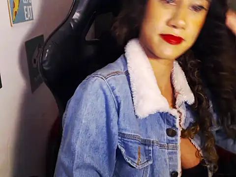 gauchinhaG stripchat live cam model