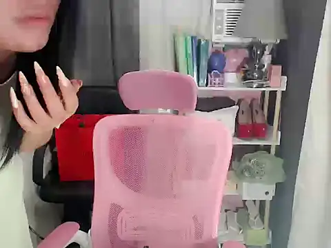 Zyradvega stripchat live cam model