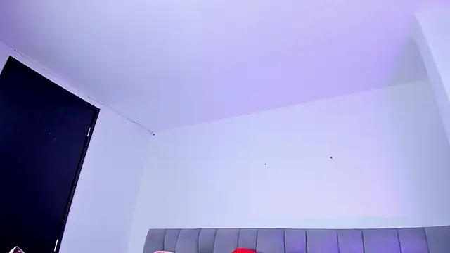 JulietaKane stripchat live cam model