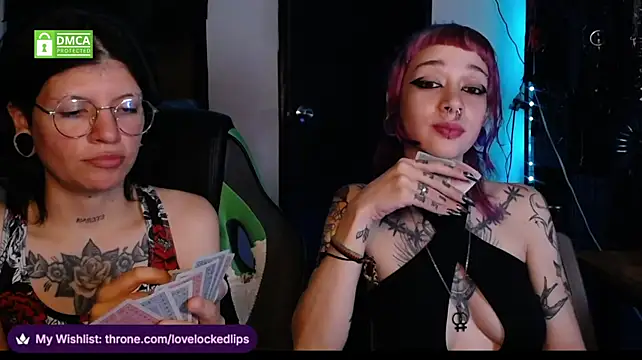 lovelockedlips stripchat live cam model