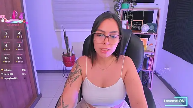 TaniaVelvet stripchat live cam model